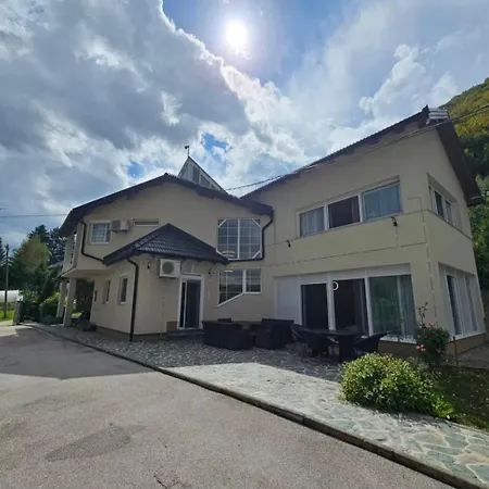 Villa Vrelo Bosne - Ilidza, Free Parking Vruci