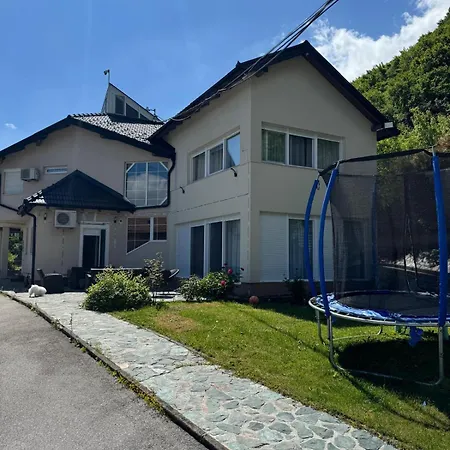 Vrelo Bosne - Ilidza, Free Parking Villa *