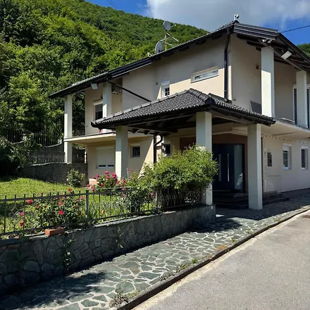 Vrelo Bosne - Ilidza, Free Parking *